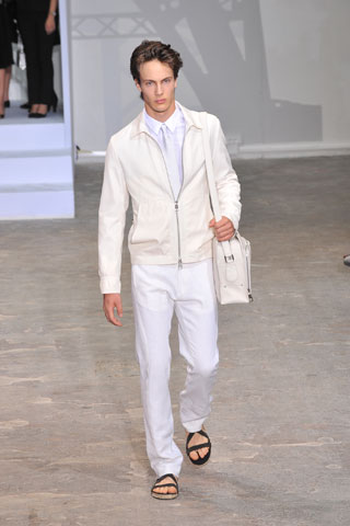 Louis Vuitton / - 2009